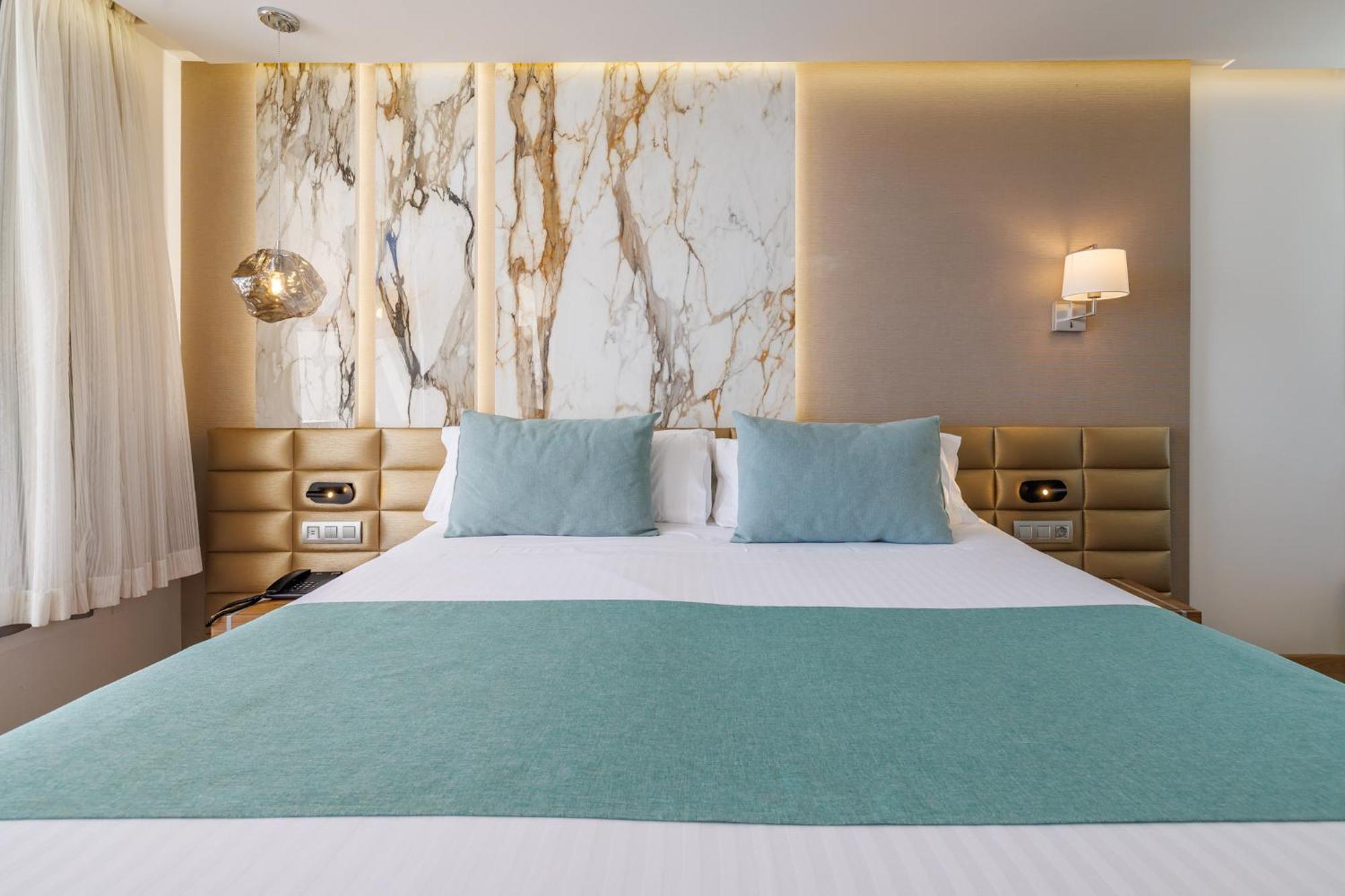 Hotel Torre Del Mar - Ibiza Плая ден Боса Екстериор снимка